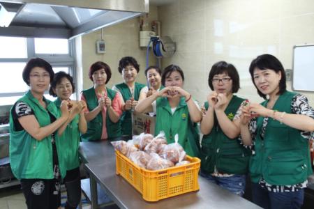 율천동 새마을 부녀회 사랑의 반찬나눔 사업진행